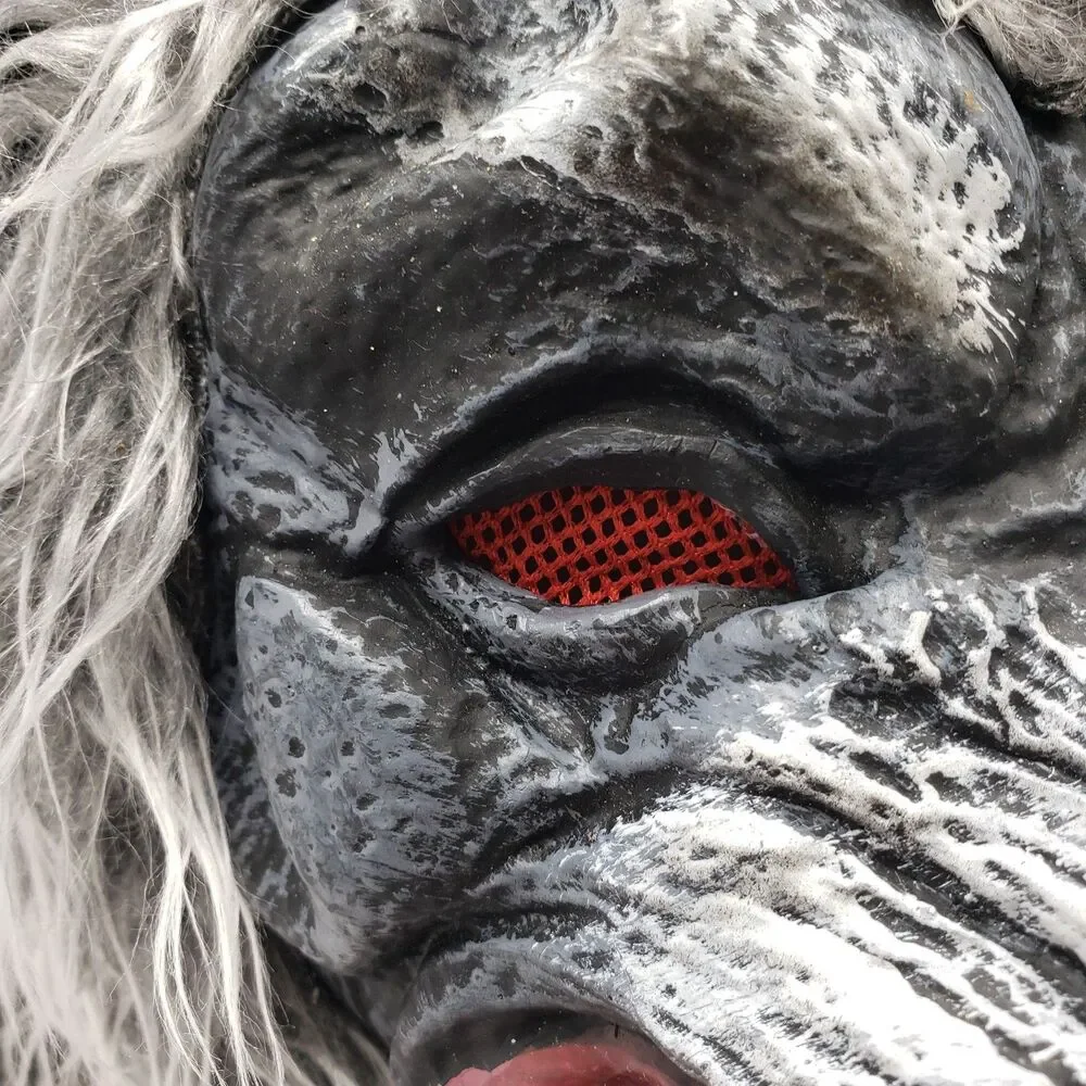Hungry Howler Werewolf Mask Halloween Monster Full Head Faux Fur Fangs Grey OS